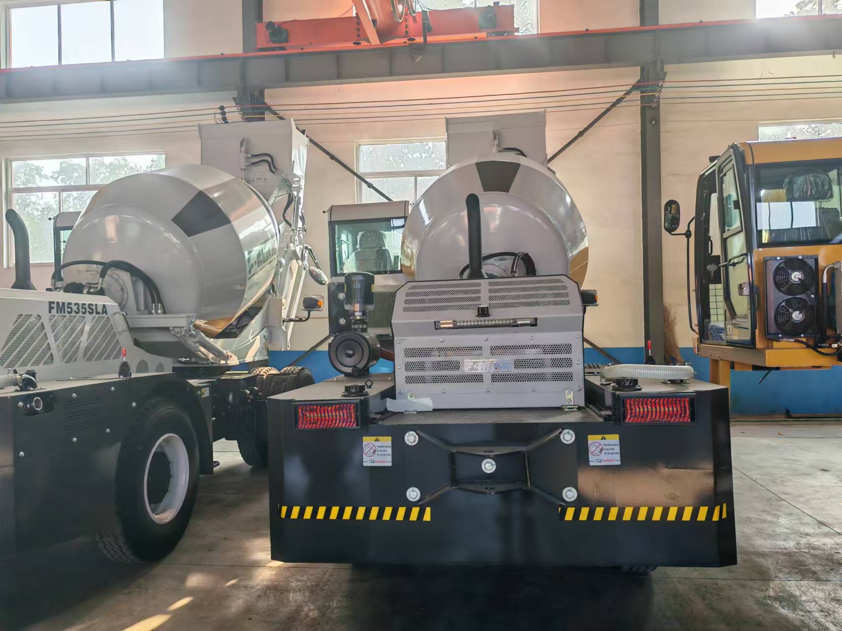 2.6m³ Self Loading Concrete Mi - Heavy Equipment Mixer ulasan dan harga